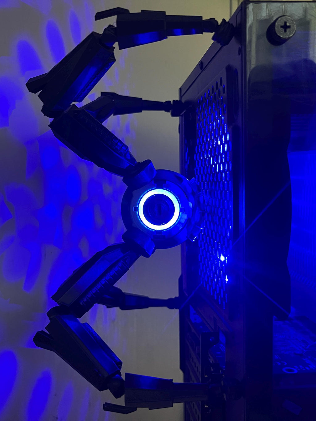 Arc Raiders Leaper Figure, Magnetic Floating Collectible, RGB Robot Statue, Gamer Desk Decor, Gaming Gift, Sci-Fi Fan Art Collectible