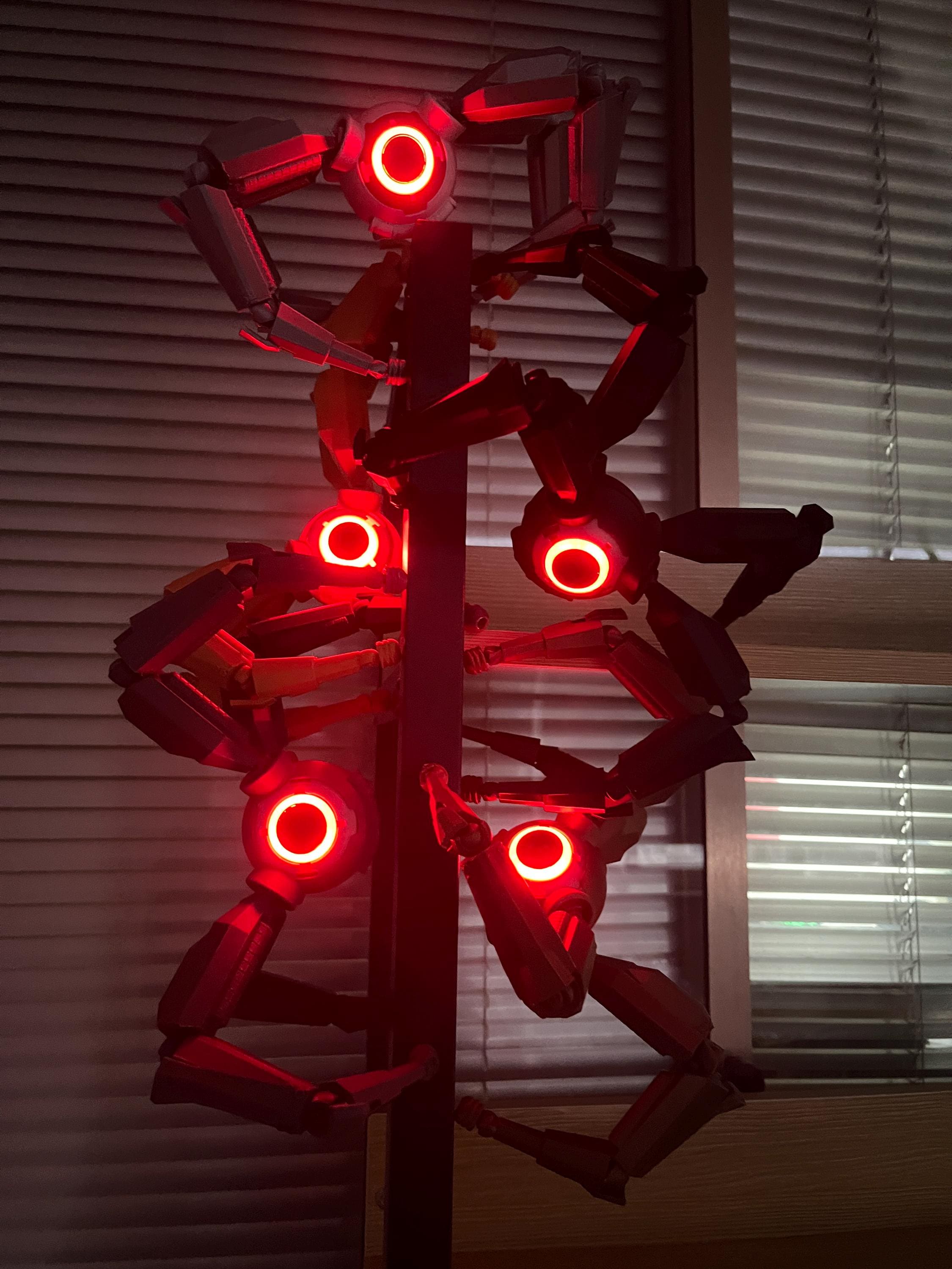 Arc Raiders Leaper Figure, Magnetic Floating Collectible, RGB Robot Statue, Gamer Desk Decor, Gaming Gift, Sci-Fi Fan Art Collectible