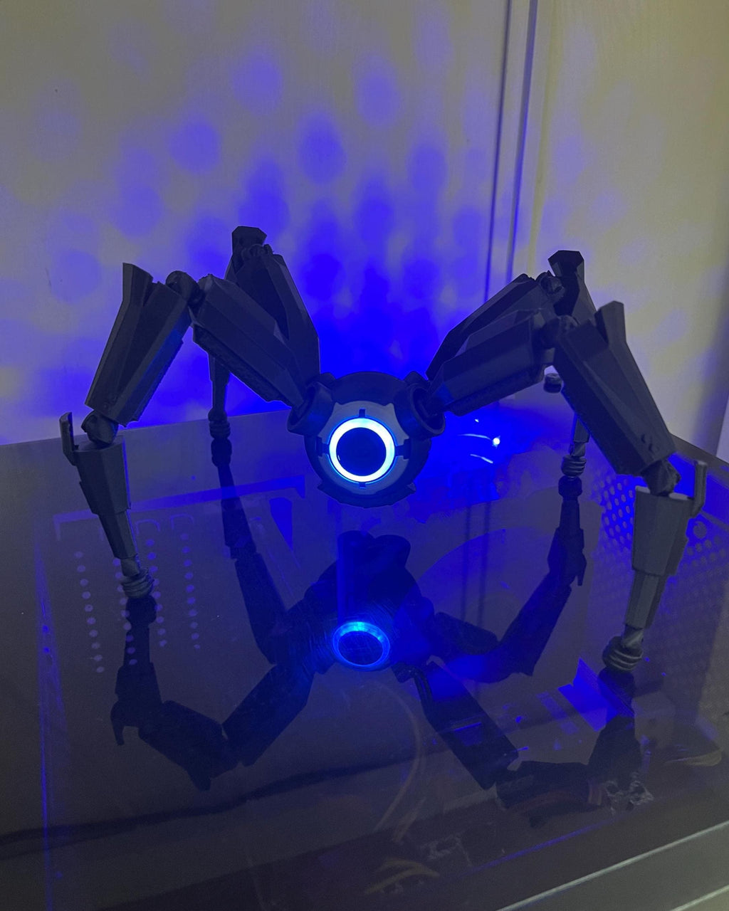 Arc Raiders Leaper Figure, Magnetic Floating Collectible, RGB Robot Statue, Gamer Desk Decor, Gaming Gift, Sci-Fi Fan Art Collectible